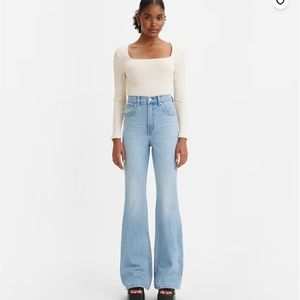 Levi’s Flare | 70s High Rise | Size 26 | Light Wash Denim | 99% Cotton